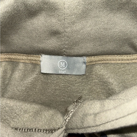 ITS A LONELY PLACE HOODIE - Picture 9 of 9